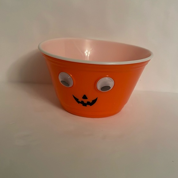 Googly Eyes plastic snack Bowl, new and reusable. Perfect for Halloween - Picture 8 of 17